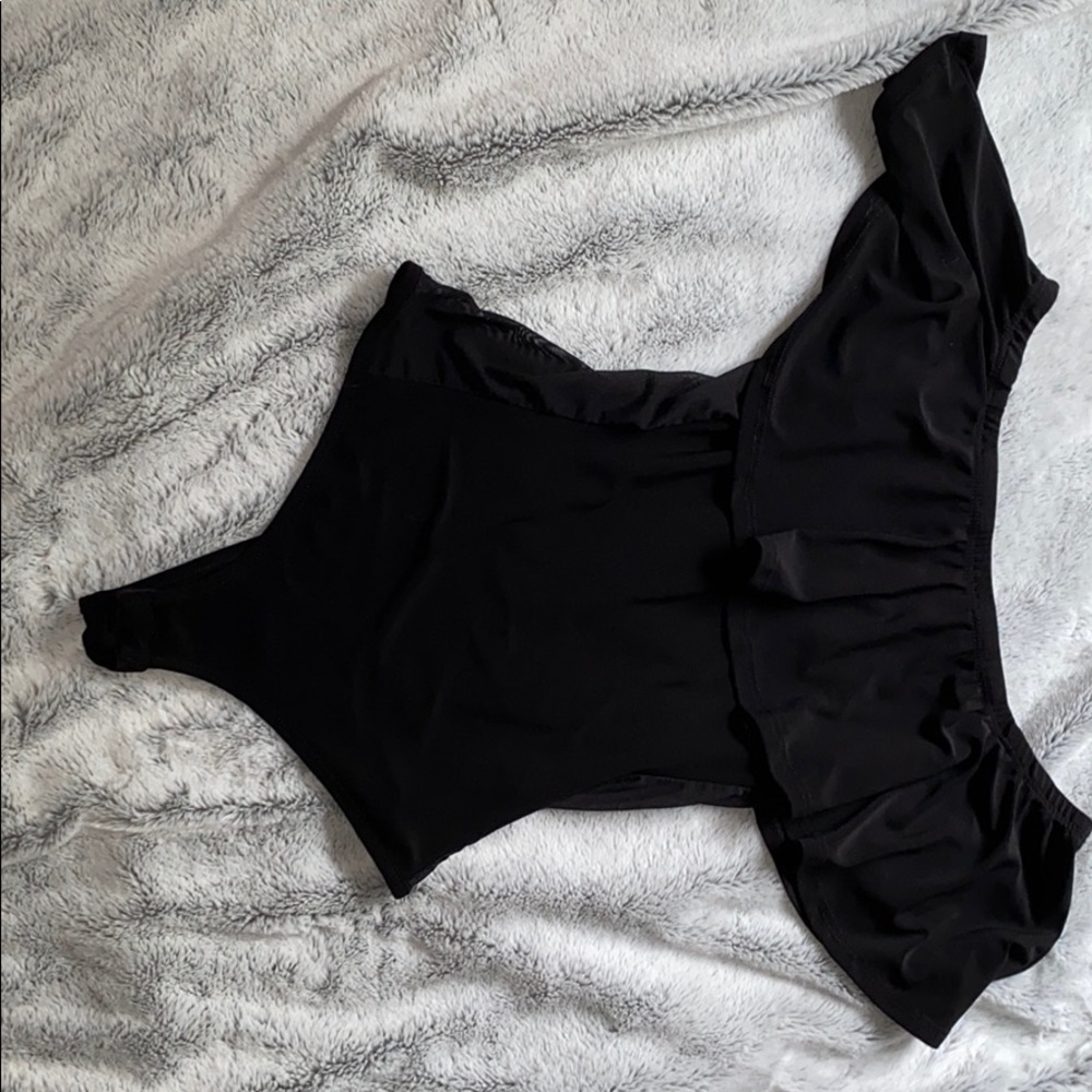 Strapless with mesh on side